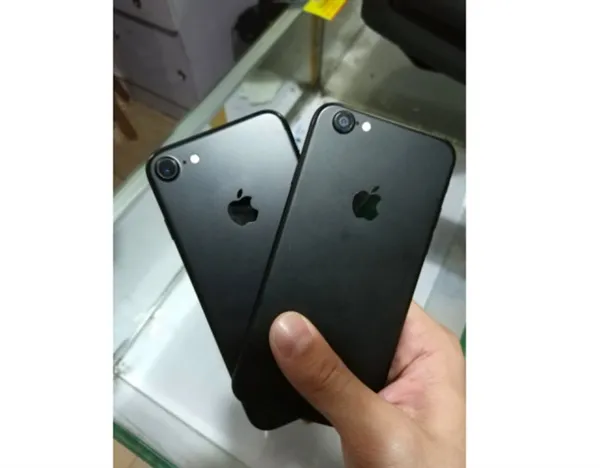 老外吃惊！中国店铺收300元将iPhone 6改成iPhone 7