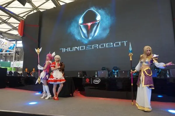 ChinaJoy 2017：大长腿、游戏、VR……你想看的都在这