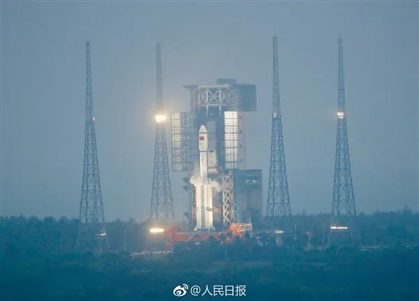 宇宙级快递！中国首艘货运飞船天舟一号发射成功