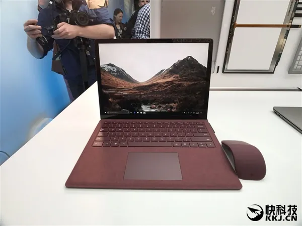 首发体验Surface Laptop：微软回归经典的精细之作