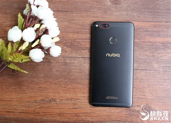 6GB内存！nubia Z17mini黑金版开箱图赏：双摄逆天