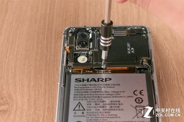 iPhone 8或许也就这样 夏普S2拆解全球首发