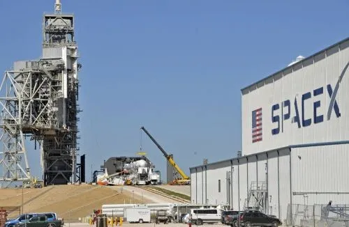 SpaceX叫停火箭发射 推迟一天向空间站运送补给