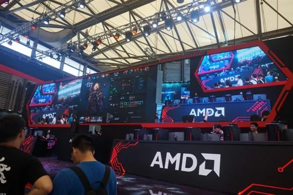 ChinaJoy 2017：大长腿、游戏、VR……你想看的都在这