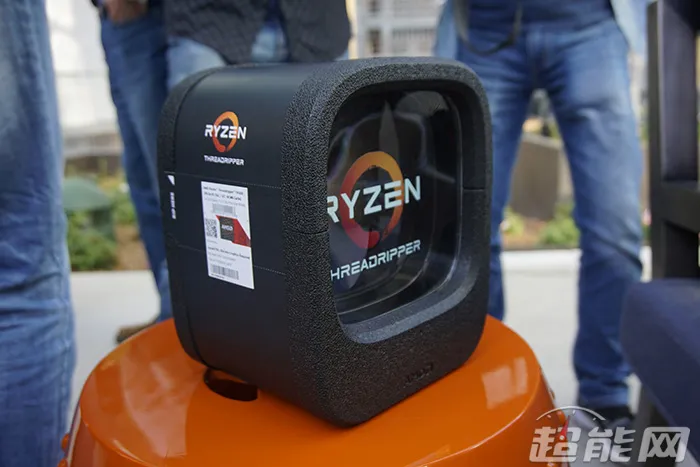 Ryzen Threadripper 1950X超频到5.0GHz，CB 15破4000分