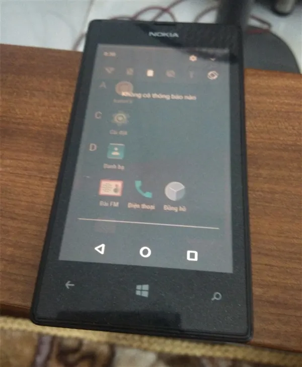 软粉弃暗投明！最火Windows手机Lumia 520刷上安卓7.1