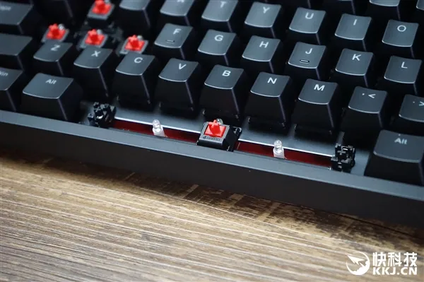 魔力鸭M2机械键盘开箱图赏：樱桃原厂红轴