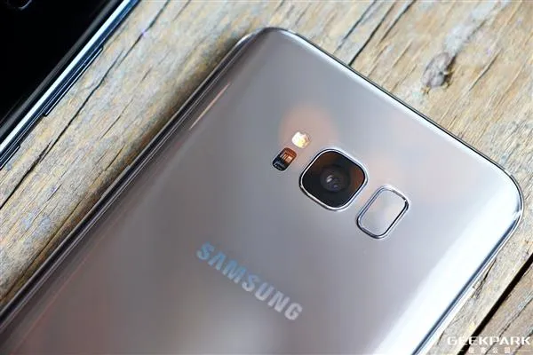 三星Galaxy S8/S8+图赏：不只有让人中毒的全视曲面屏