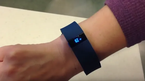 美中年男子突发癫痫 急救医生通过Fitbit数据迅速进行电击除颤