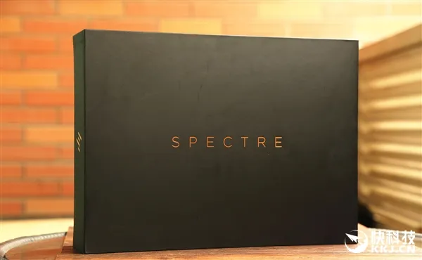 仅10.4毫米！全球最薄笔记本HP Spectre开箱图赏