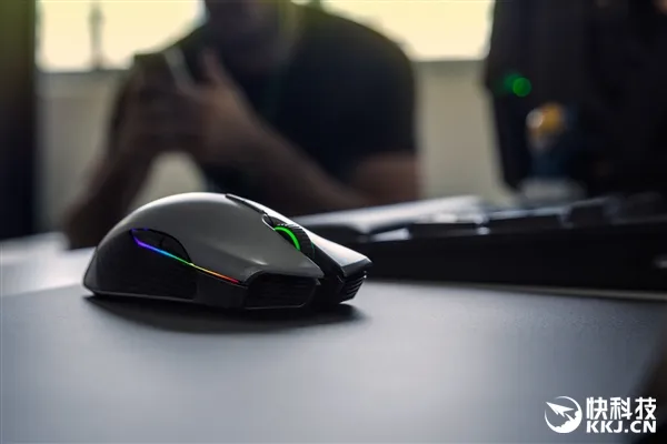 Razer发布最精准无线游戏鼠标锐蝮蛇：16000DPI/5千万次寿命