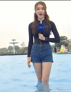 39.7℃！韩国高温创75年记录 女主播进泳池预报天气