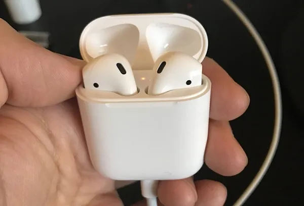 AirPods 初体验：音质、续航、蓝牙都令人印象深刻