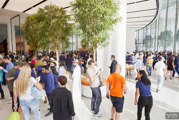 苹果迪拜新店正式开张 来看看它有多“奢华”