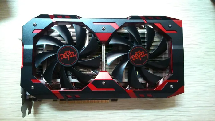 迪兰DEVIL RX 580“恶魔降临”，2.5槽大面包设计