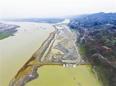 张献忠沉银地首次挖掘 村民：财宝巴适得很