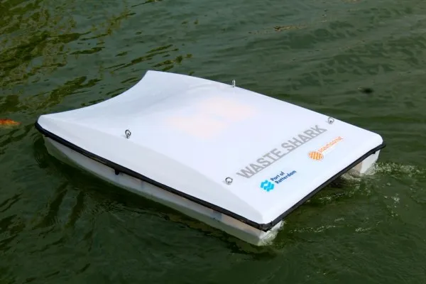 视频wasteshark一款能自动收集海洋垃圾的水上无人设备