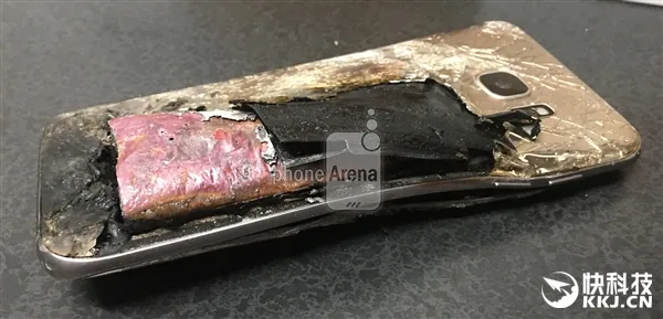 美国一部S7 edge彻夜充电爆炸：用Note7换购仅两周