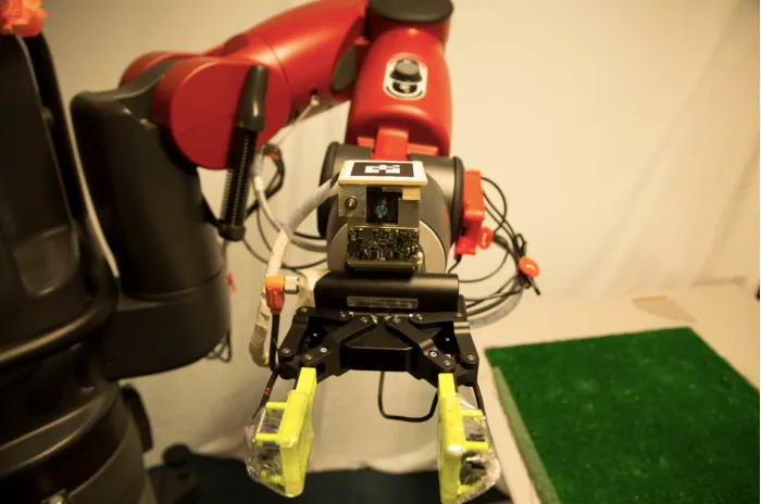 机器人摸东西有反应了 科学家制成触觉感应系统
