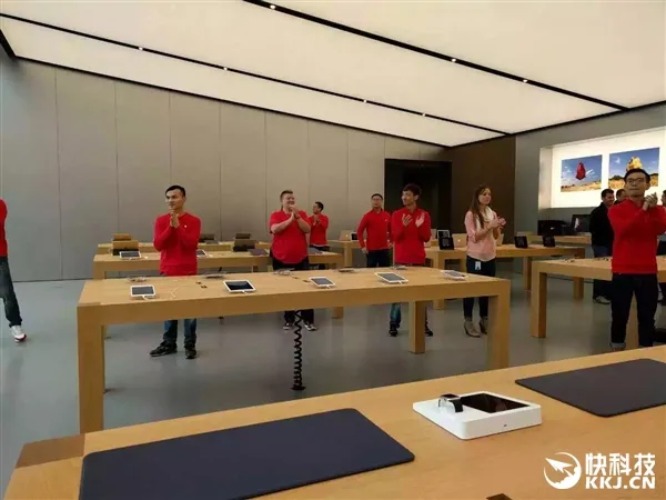 先睹为快：广州首家苹果Apple Store内景曝光