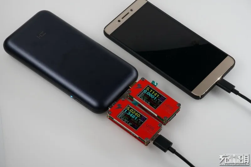 ZMI 10号USB PD移动电源拆解与评测