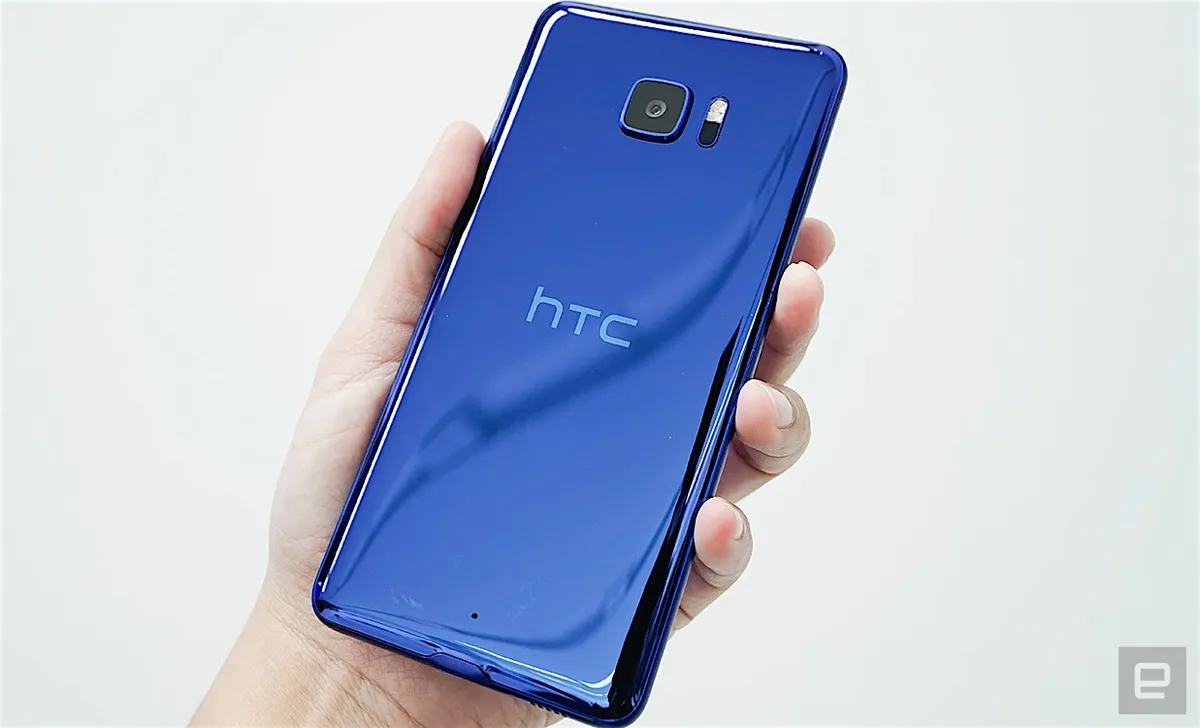 [视频]双屏美艳新旗舰：HTC U Ultra详细评测