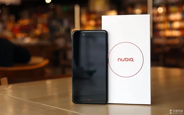 nubia Z17 mini真机图赏：妹纸实力抢镜