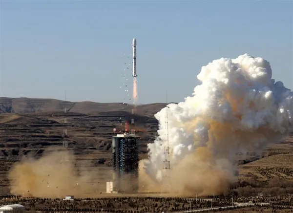 中国首颗脉冲星导航卫星成功发射：追寻宇宙灯塔