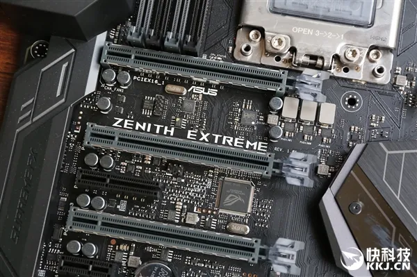 最强X399主板！华硕ROG Zenith Extreme开箱图赏