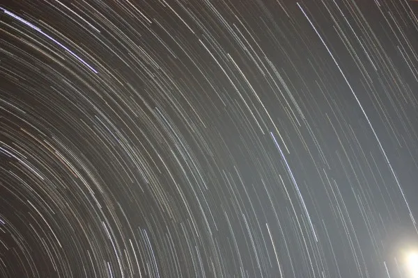 流星雨之王：狮子座流星雨本月17日拉开盛况