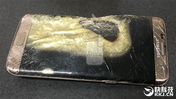 美国一部S7 edge彻夜充电爆炸：用Note7换购仅两周