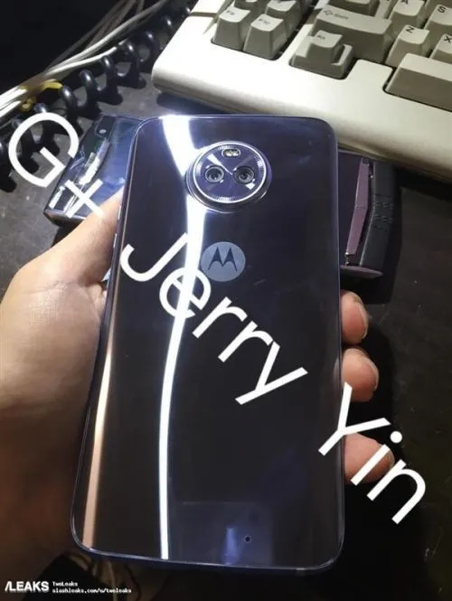 Moto X4手机真机曝光 本周内发布