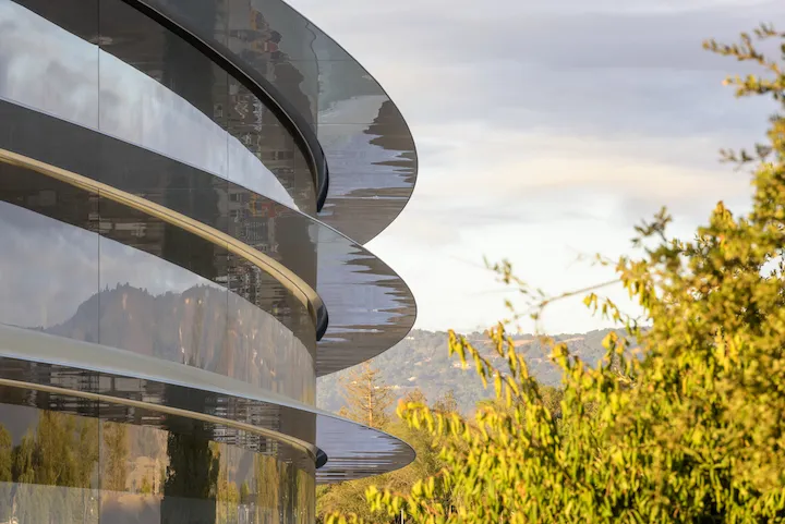 乔布斯遗作 Apple Park，外是建筑奇迹，内是帮主灵魂