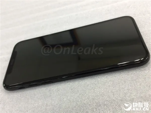 爆料大神首晒iPhone 8真机实拍：全面屏/双玻璃机身