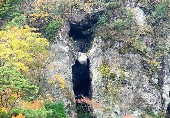 日本地震破坏力惊人：5吨“不落奇石”坠落