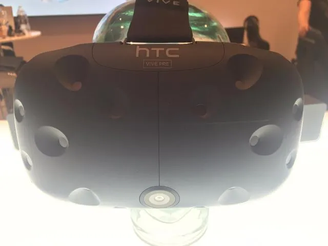 外媒试戴HTC Vive后惊呼：Oculus被秒杀