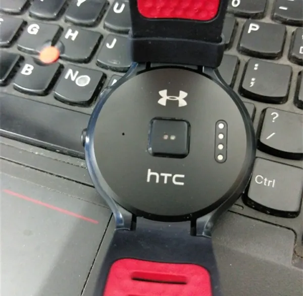 HTC全新Android智能手表曝光：圆形表盘