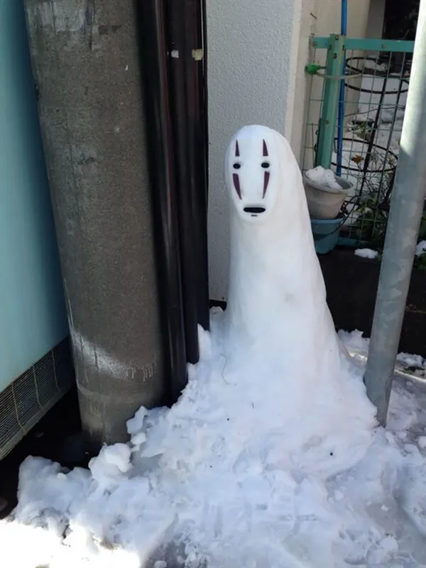 脑洞炸裂！看看老外是怎么堆雪人的