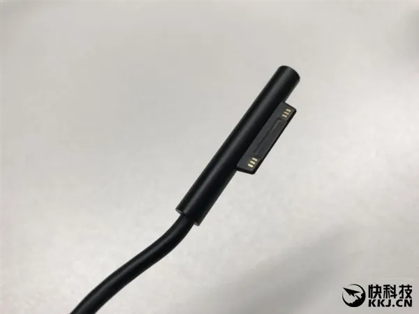 微软对USB-C死活不感冒：不信看看这个...