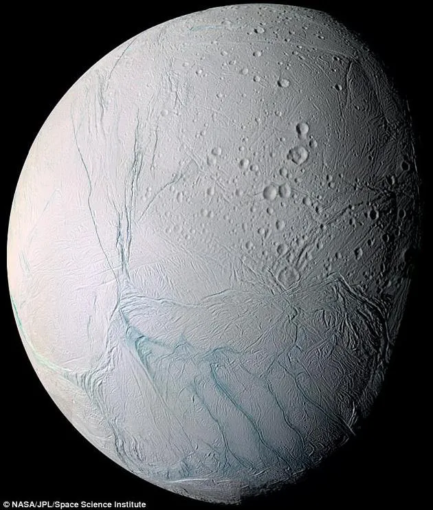 科学家称土卫二地下海距地表或比此前所想的还要近