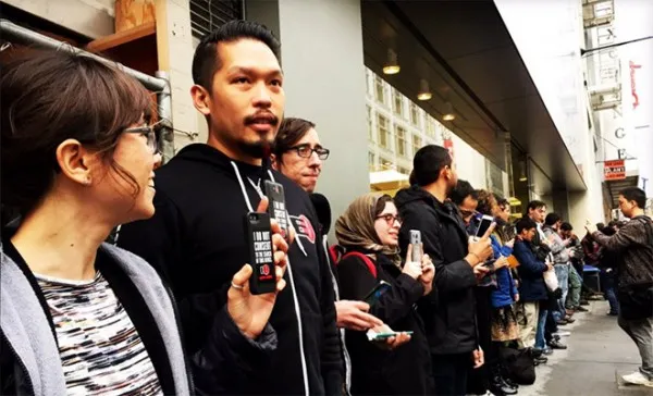 示威者聚集在旧金山Apple Store 支持苹果拒绝为美国政府留后门