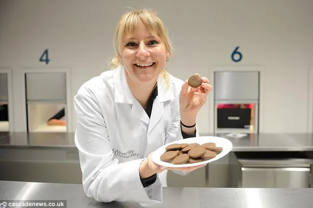 英国研究生尝试用蟋蟀做饼干 口感与普通饼干无异