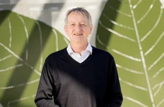 神经网络之父Geoffrey Hinton：深度学习的下一个飞跃是什么？