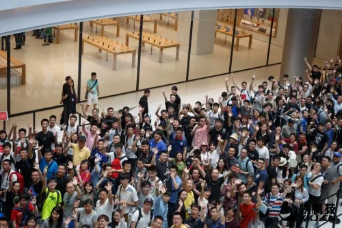 台湾首家Apple Store开业：“定居”台北101大厦