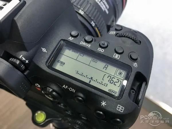 千年难题再临：佳能6D2还是5D3？看完再剁也不晚！