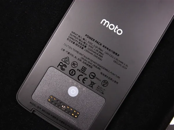 Moto Z2 Play图赏：模块化设计/5.99mm超薄