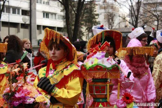 中国人放炮美国人凑热闹 各个国家是如何过春节的