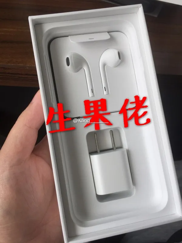 [图]iPhone 7 Plus国行开箱一览：磨砂黑也很帅