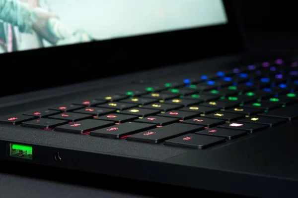 新版Razer Blade上线：Kaby Lake处理器+4K多点触控屏幕