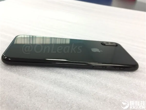 iPhone 8强推竖排双摄：都是为了杀手级AR功能